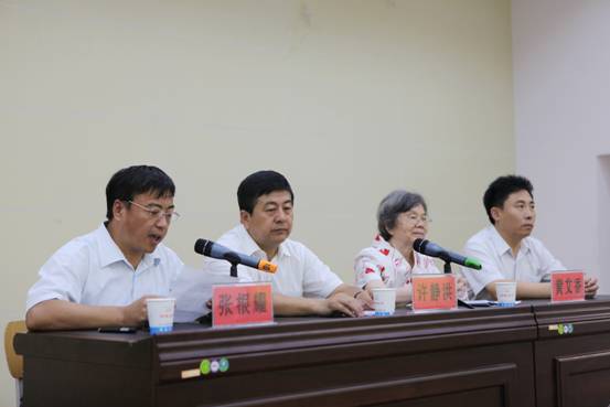 数学与计算机科学学院院长张根耀教授主持